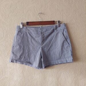 New York & Company blue white striped stretch cotton mid rise shorts Sz 4